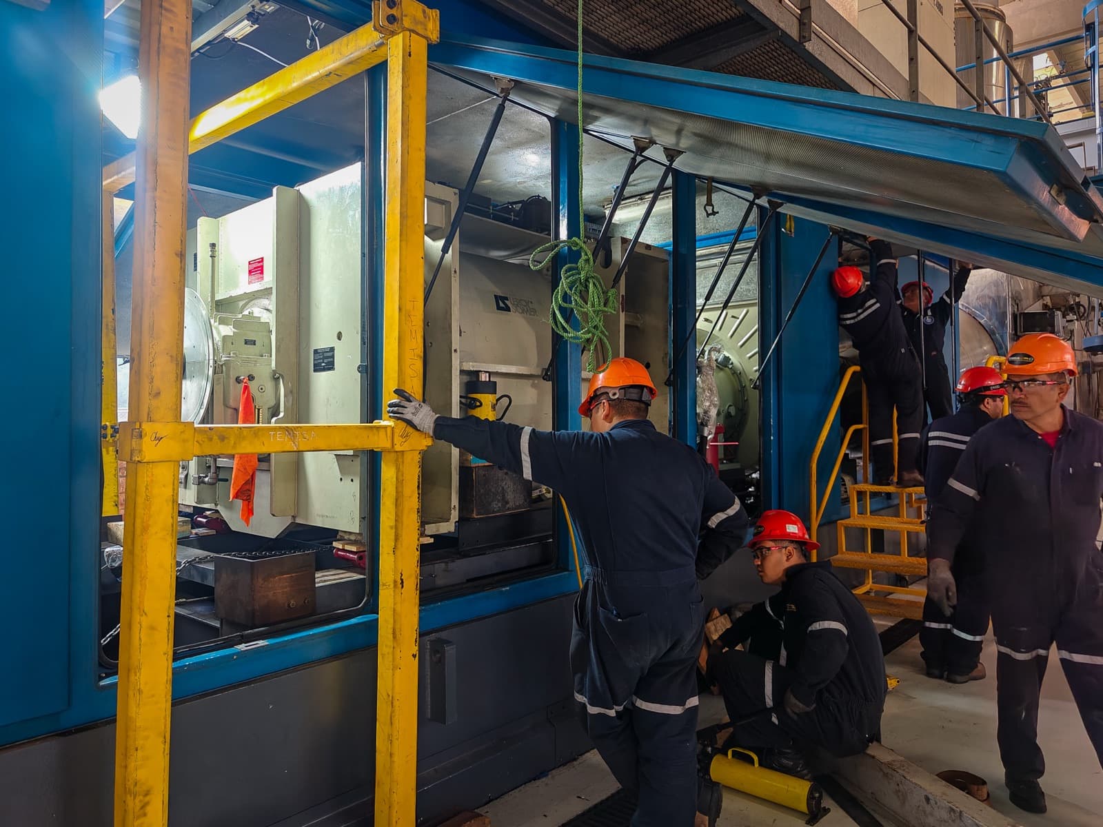 Servicio para Generadores en Plantas de Cogeneración Industrial — TEMISA Power Gen — CFE LAPEM W4200-12 — generator service Mexico